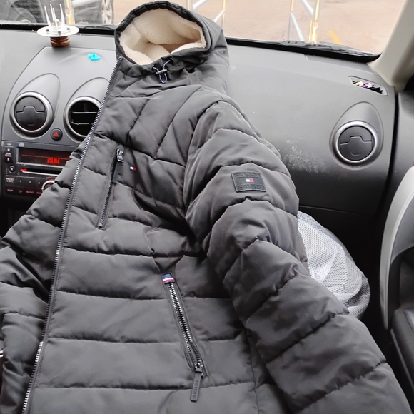 Brand new Tommy hilfiger jacket - Picture 3 of 11